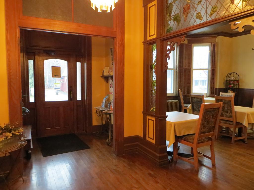Auberge Монтебелло Екстер'єр фото